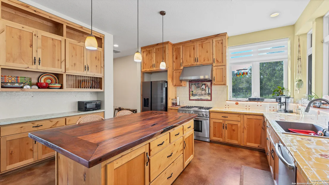 Photo of 475 JACKSON RD