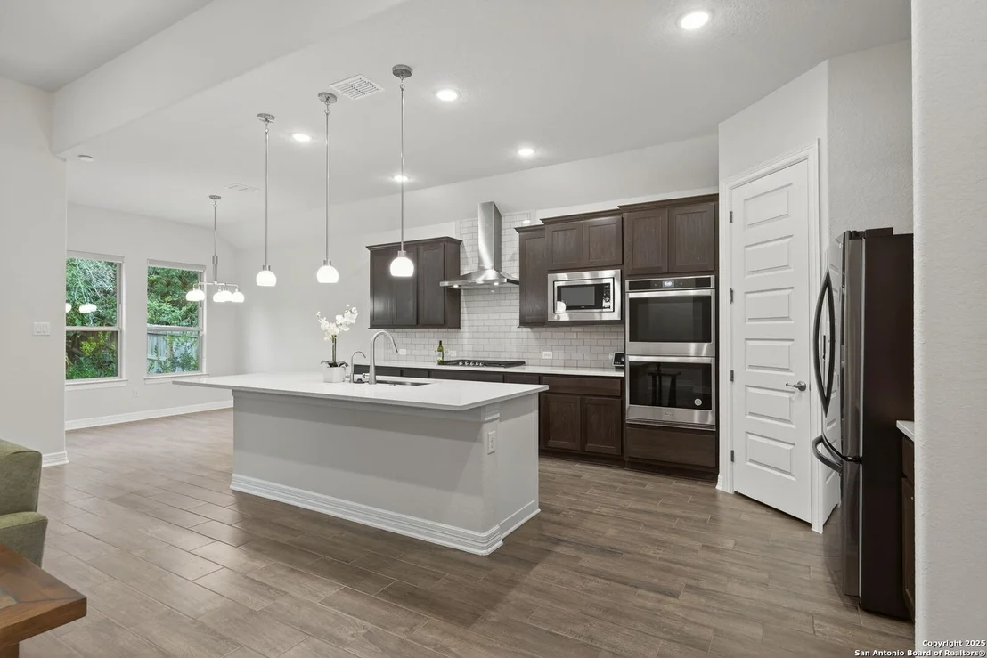 Photo of 123 Low Meadow