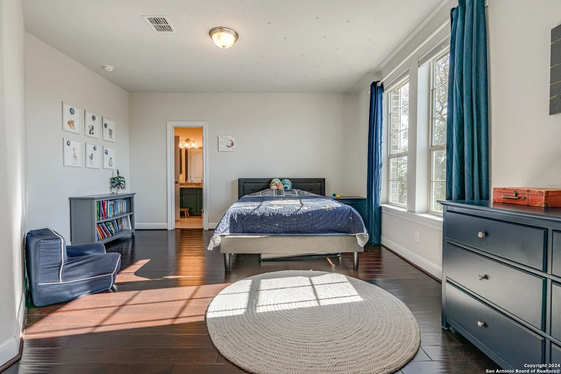 Photo of 17814 HILLSEDGE
