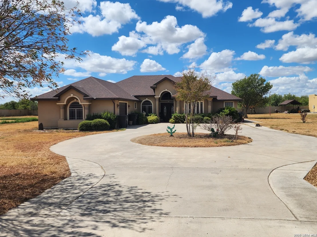 Photo of 210 COUNTY ROAD 237