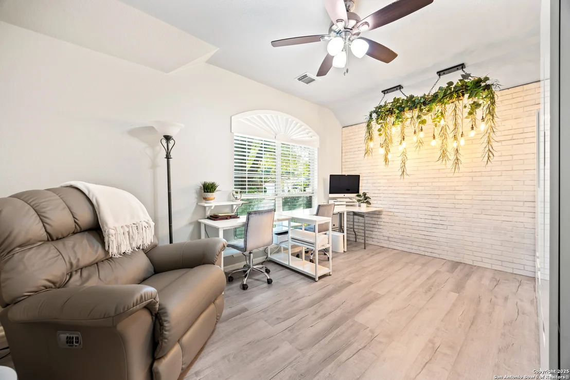 Photo of 124 Brookbend