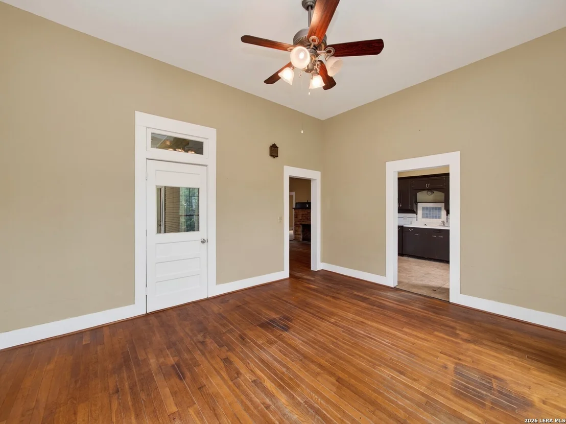 Photo of 301 Jefferson Dr