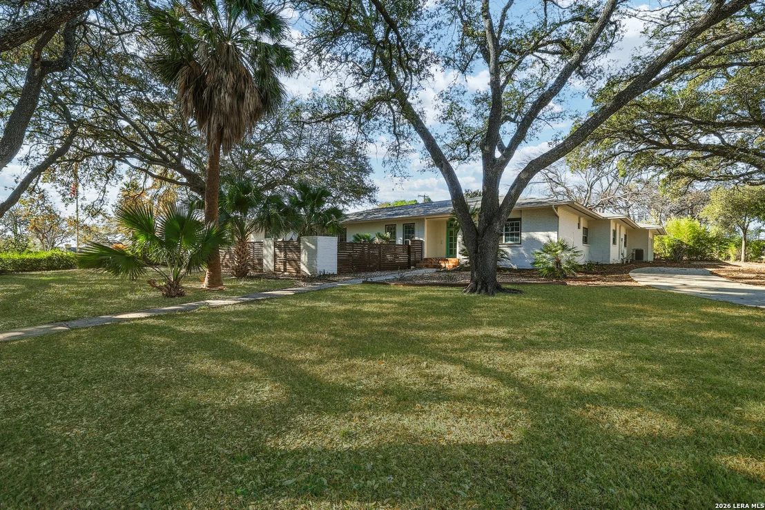 Photo of 825 Eventide