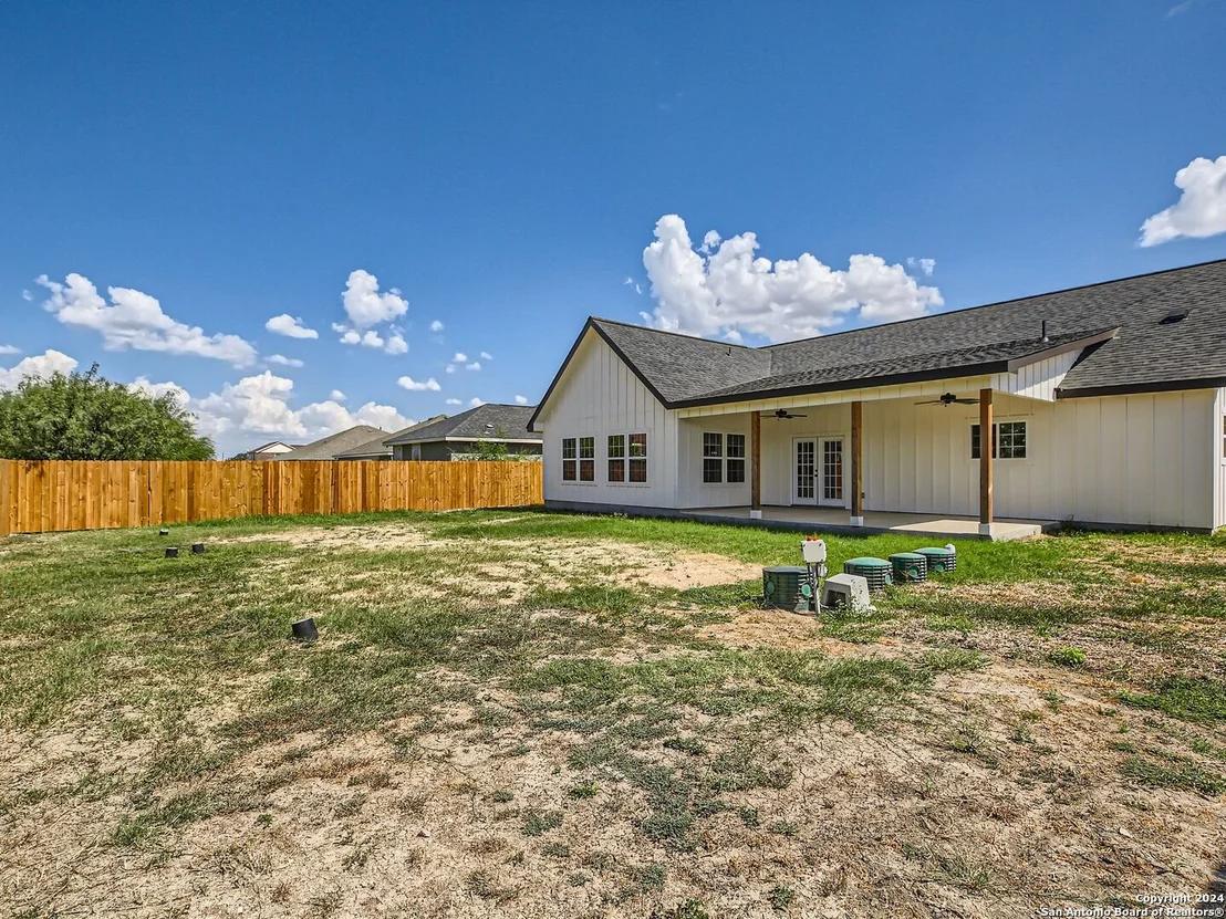 Photo of 8501 UTOPIA BLVD