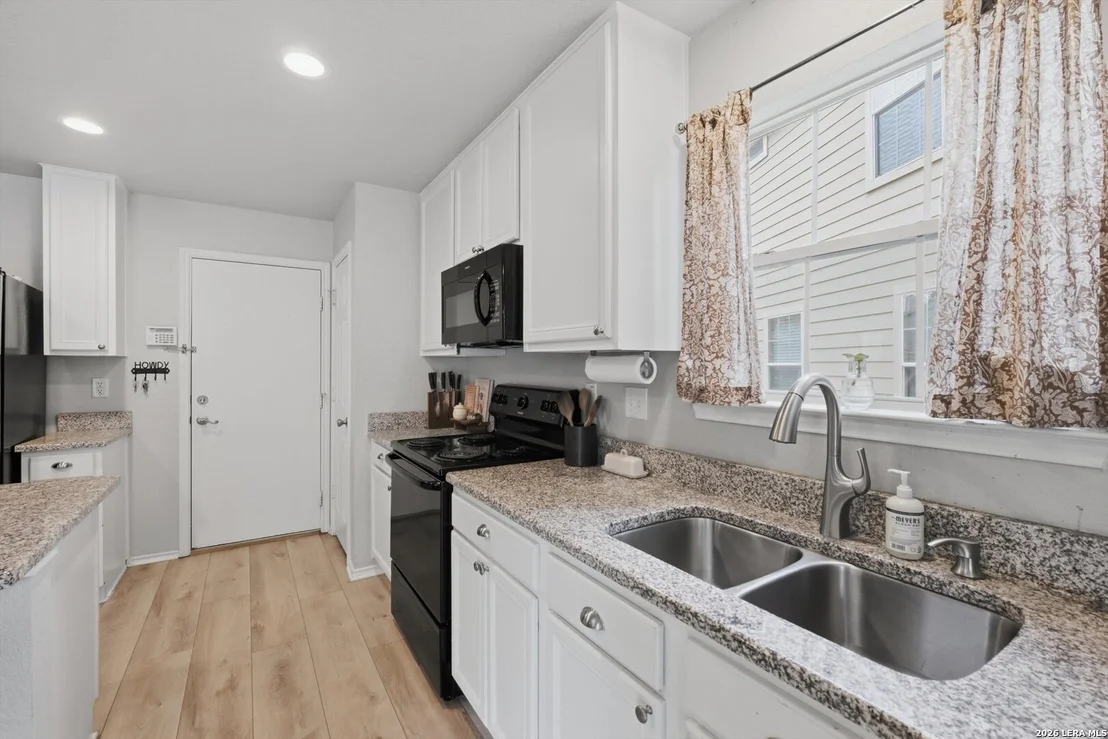 Photo of 406 Hampton Cove