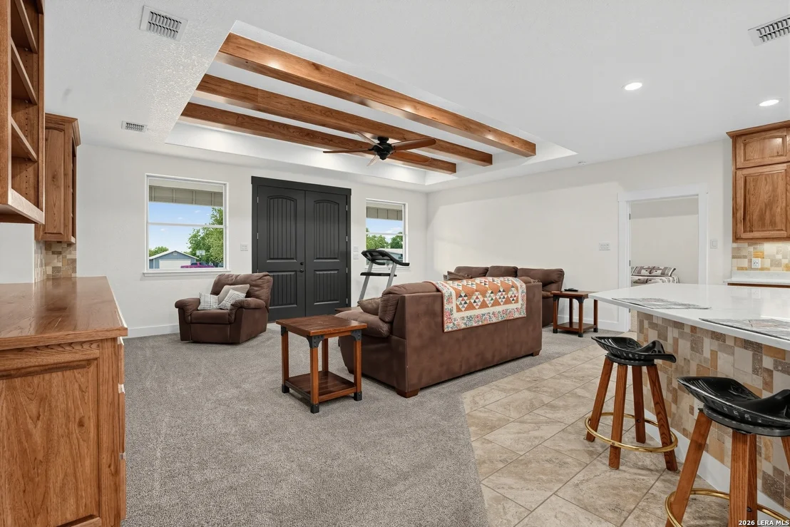 Photo of 105 OAK VIEW DR