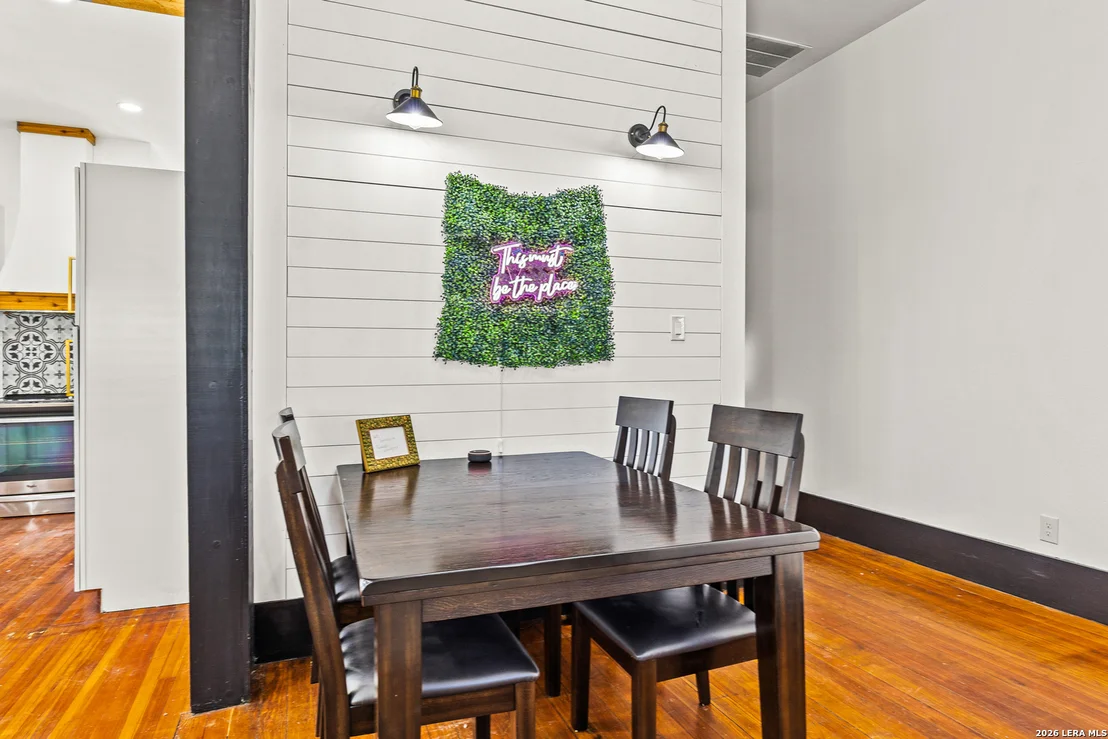 Photo of 318 Belmont