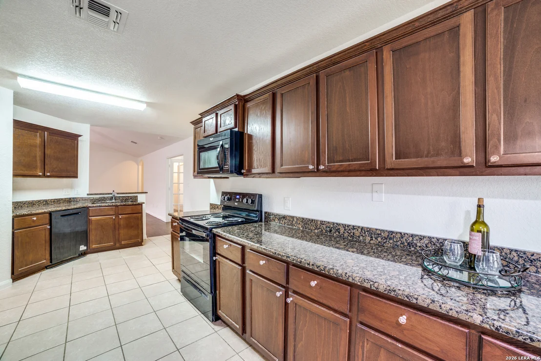 Photo of 6626 Luckey Tree