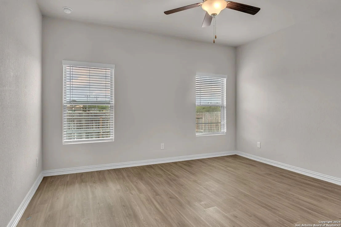 Photo of 5511 Devils Gate