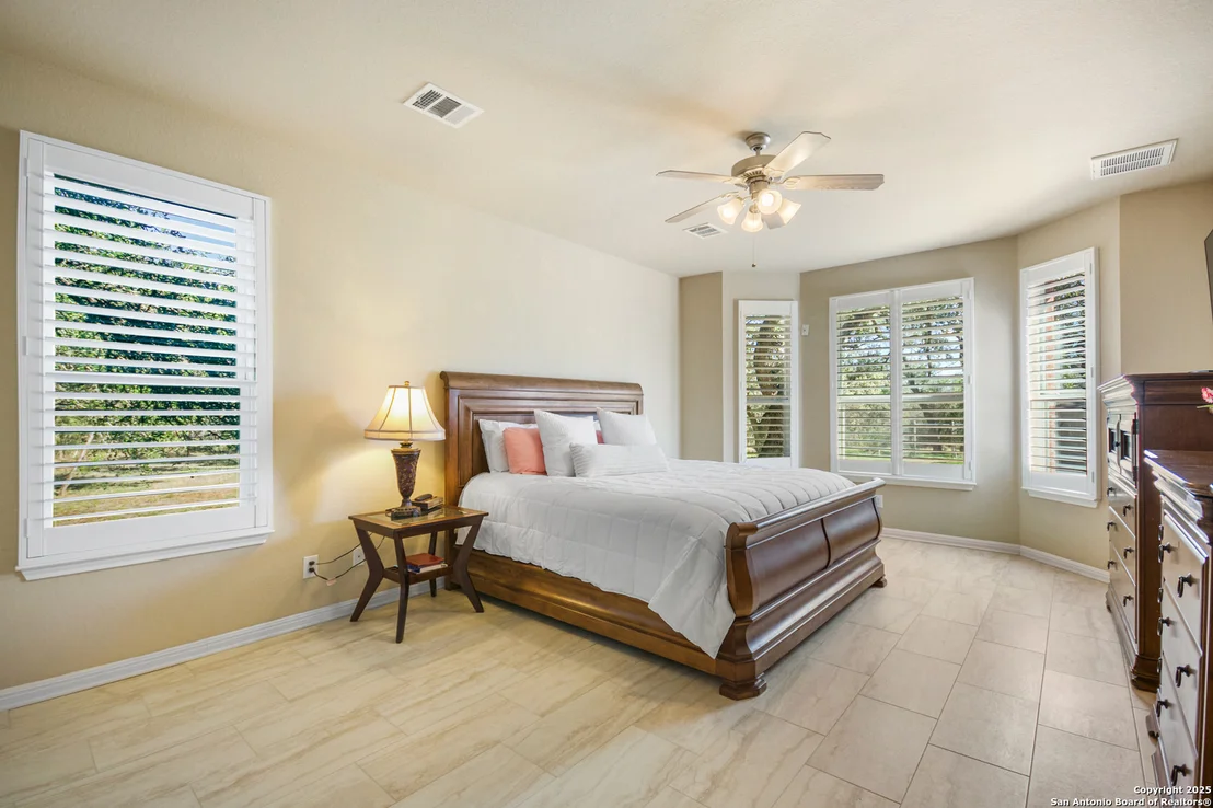Photo of 577 River Chase