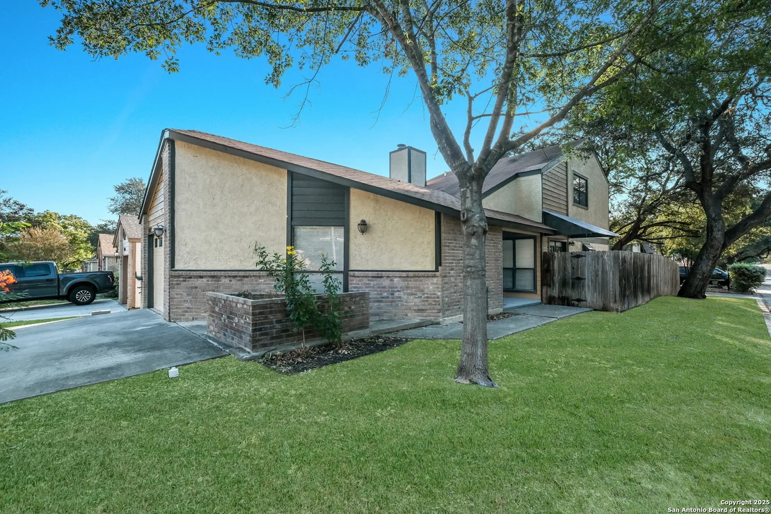 Photo of 1402 Brook Meadow