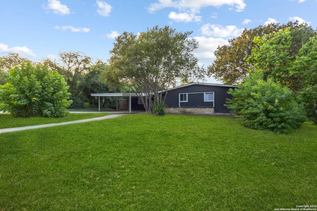Photo of 929 Morningside