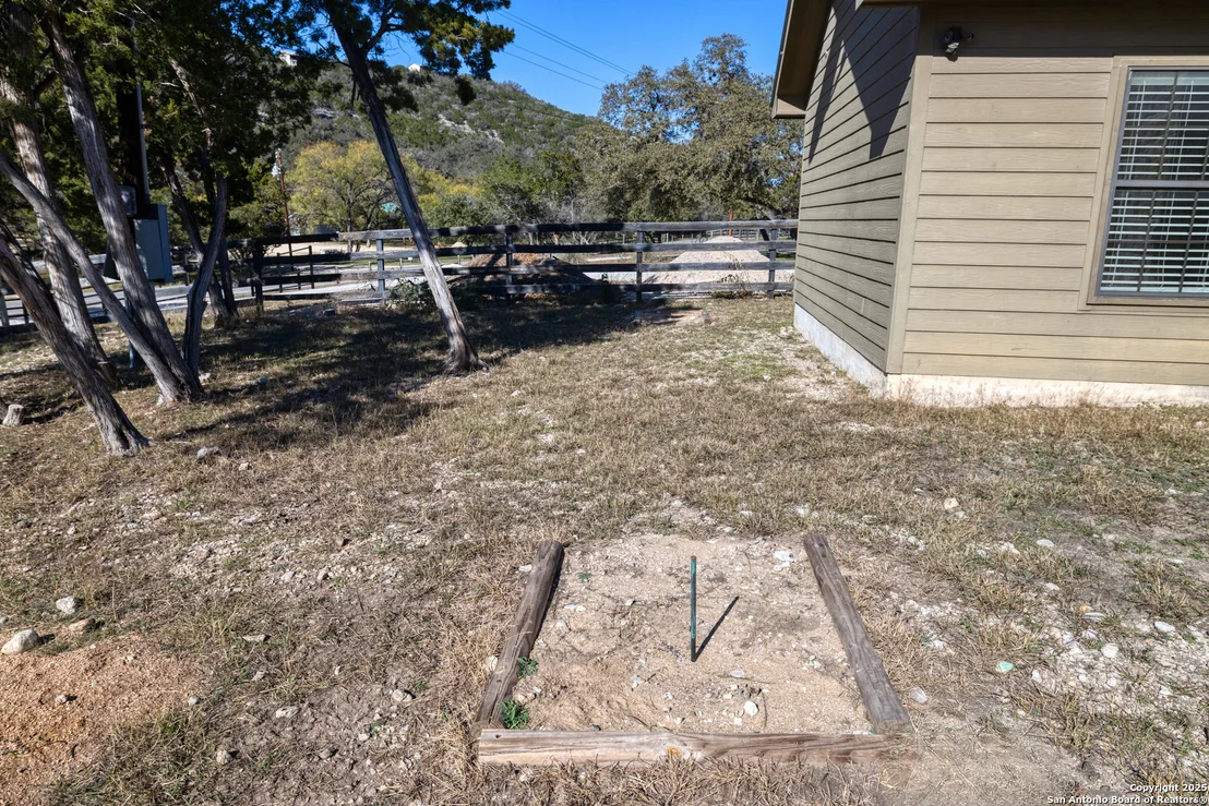 Photo of 1546 CR 348 (RIVER RD)