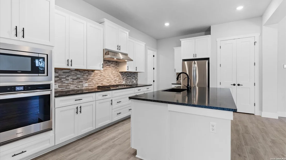Photo of 1355 Dancing Oak
