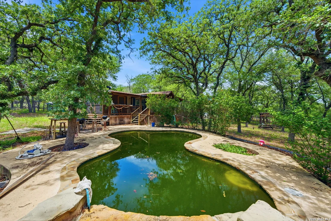 Photo of 216 OAK GRV