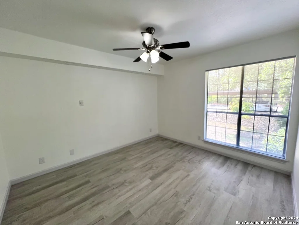 Photo of Unit 10 at 8611 DATAPOINT
