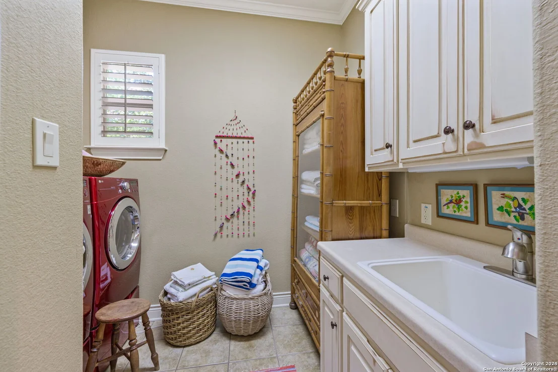 Photo of 24910 ESTANCIA CIR