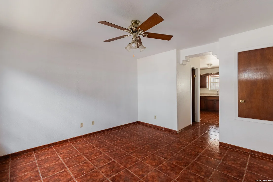 Photo of 121 Falcon Blvd