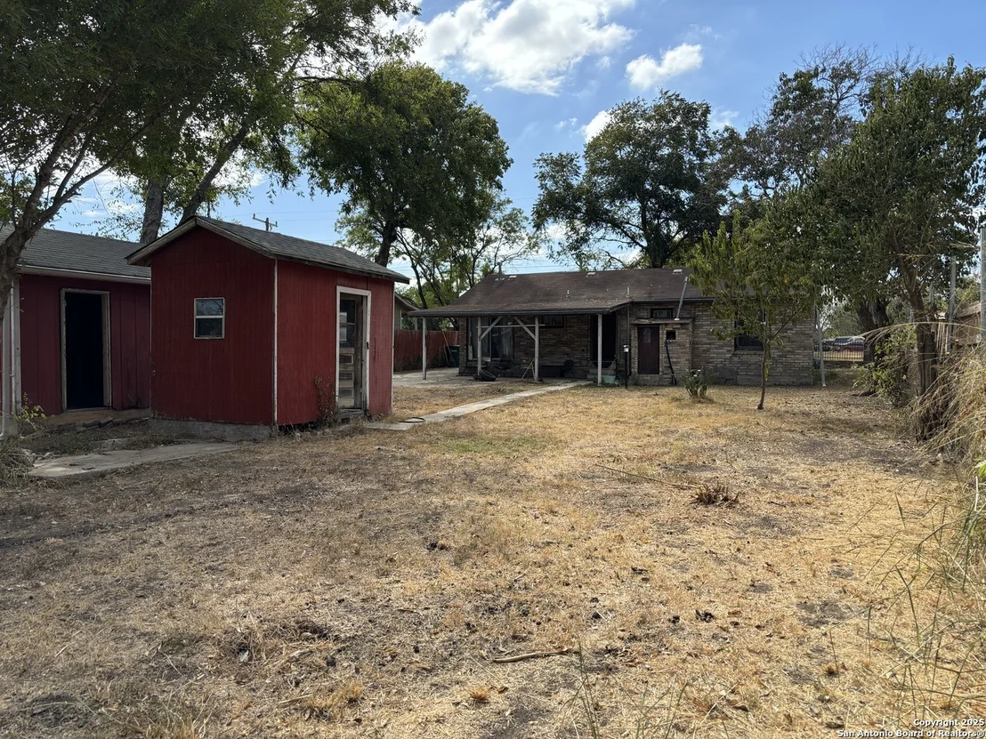 Photo of 371 Gillette