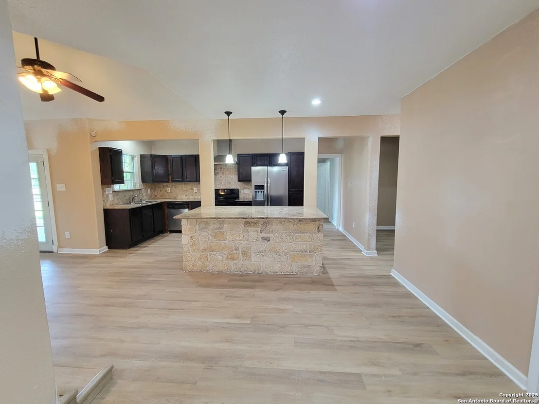 Photo of 9235 Lasswell