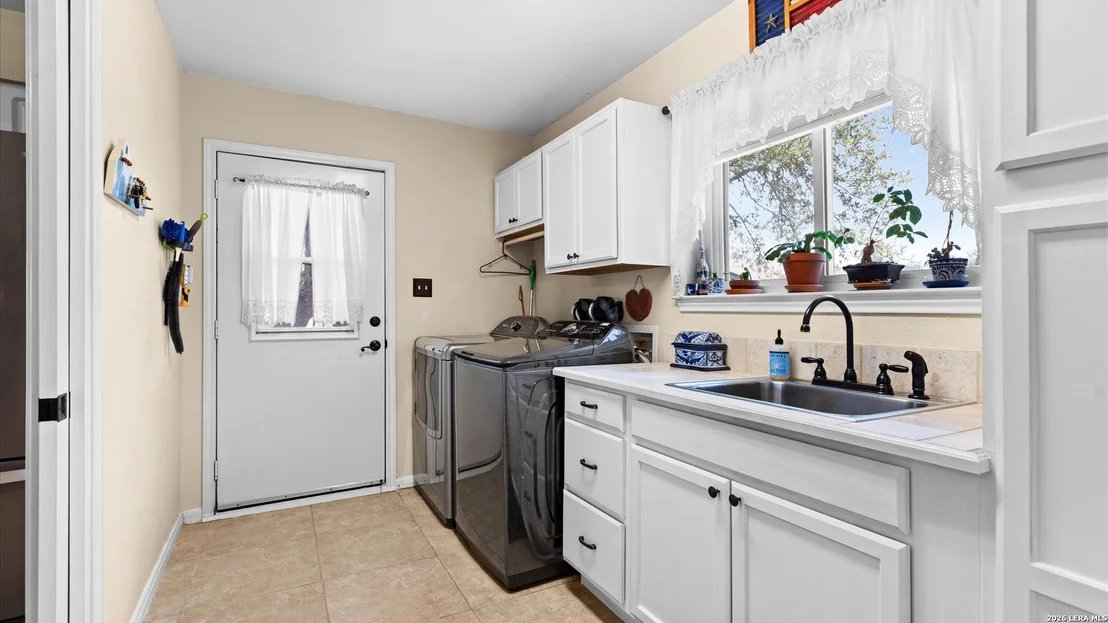 Photo of 8010 Devonshire