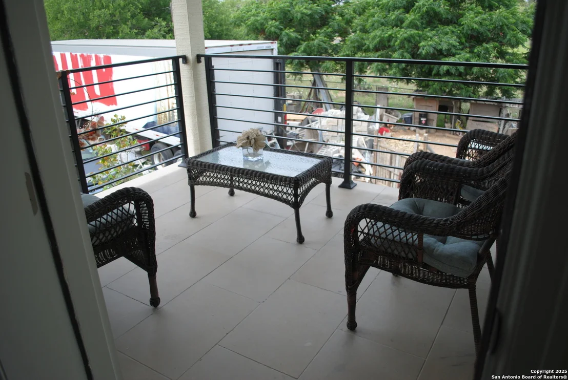 Photo of 4337 Throne