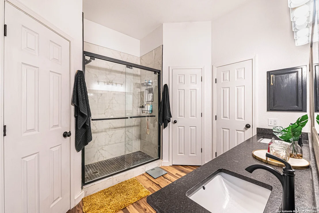 Photo of 433 Bear Gardens