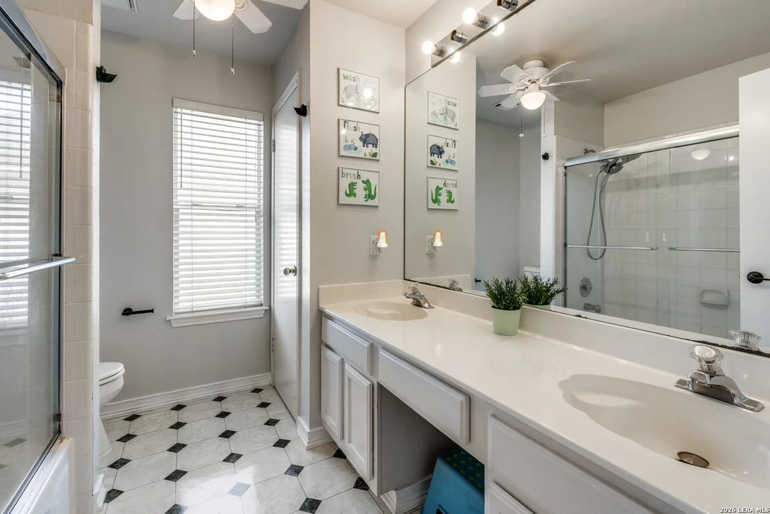 Photo of 1017 Silvertree