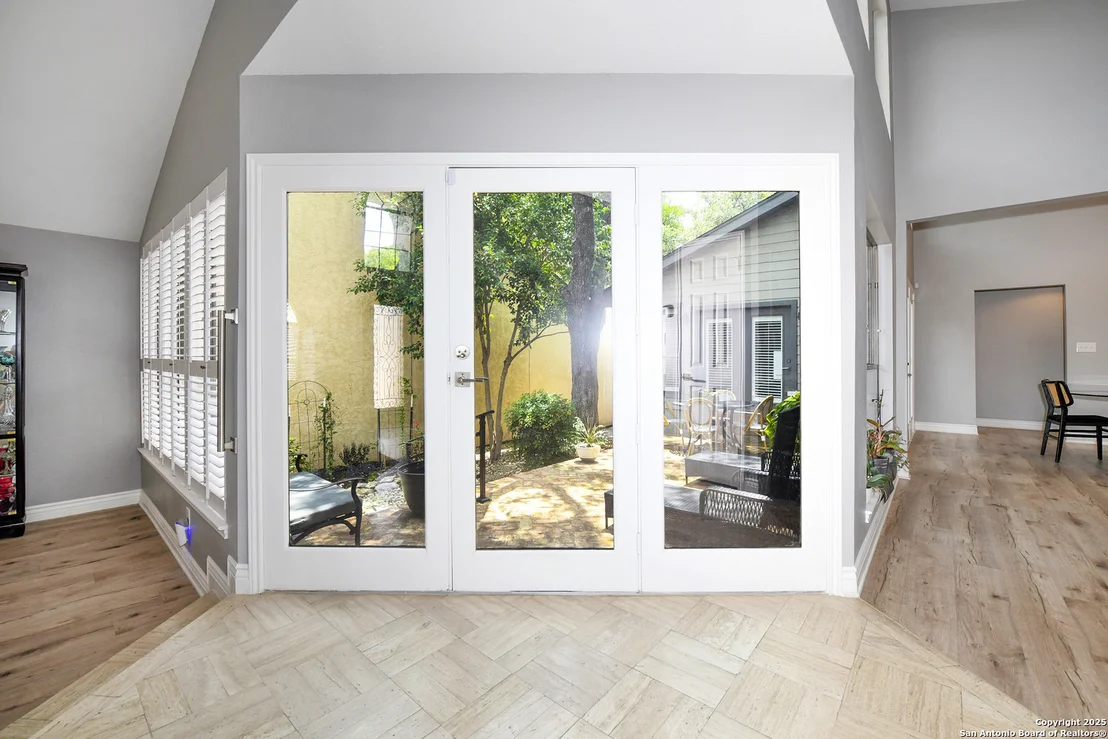 Photo of 3470 River Path