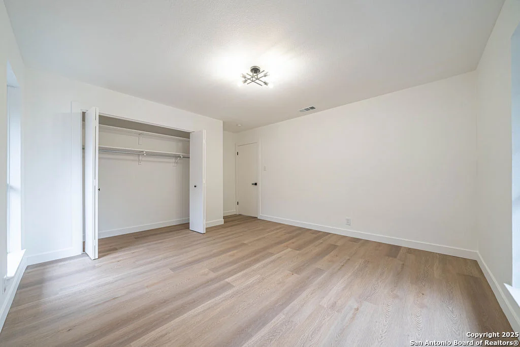Photo of 6306 Lakewood