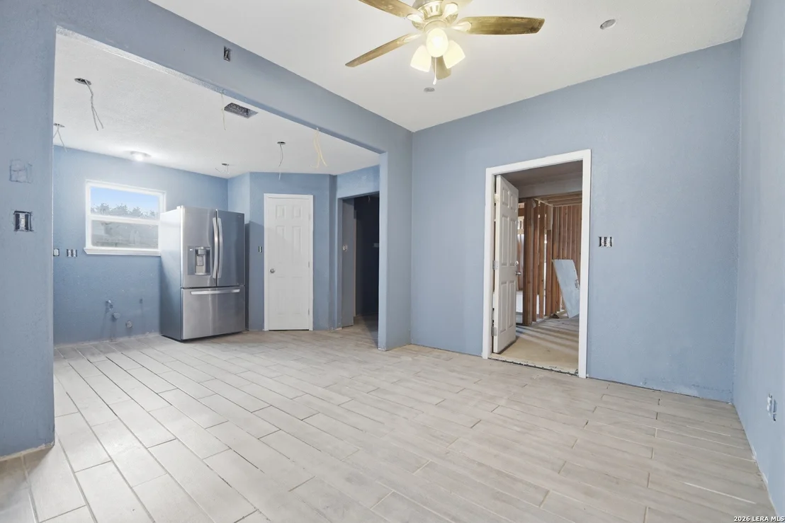Photo of 939 W Harding Blvd