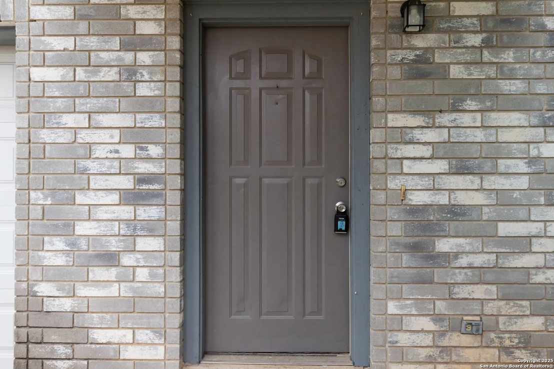 Photo of 8310 BORDER RIDGE DR