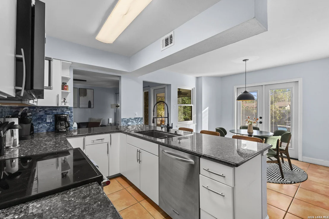 Photo of 10807 Mount Ida