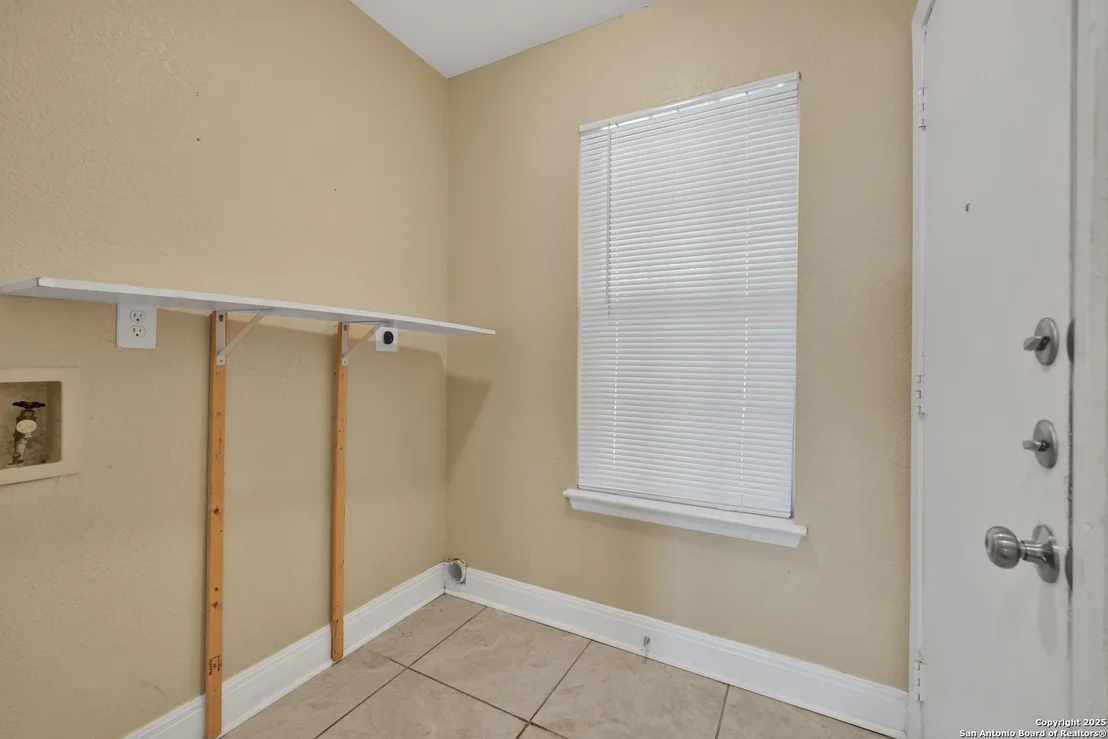 Photo of 6135 Windbrooke