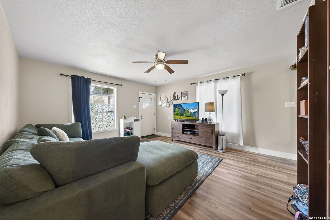 Photo of 303 Winburn Ave