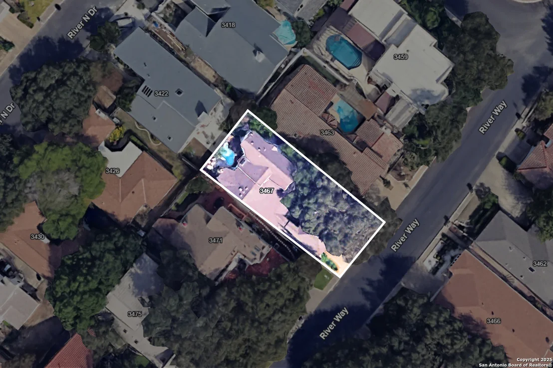 Photo of 3467 River Way