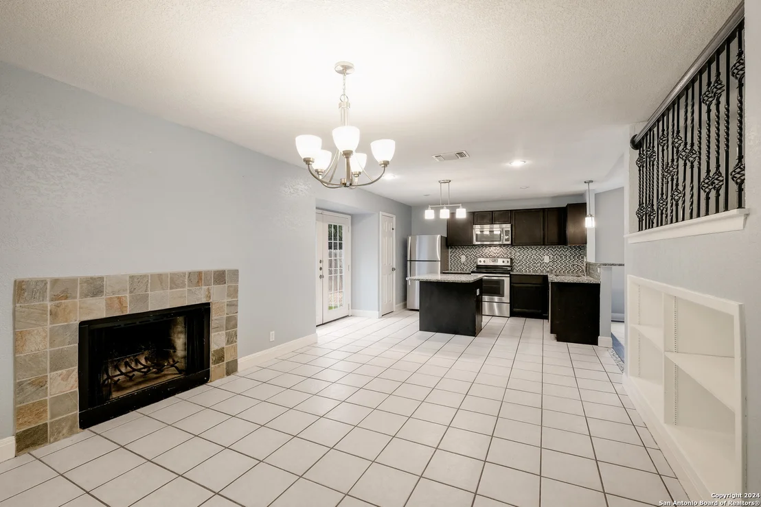 Photo of 2622 JOHNSON GRASS
