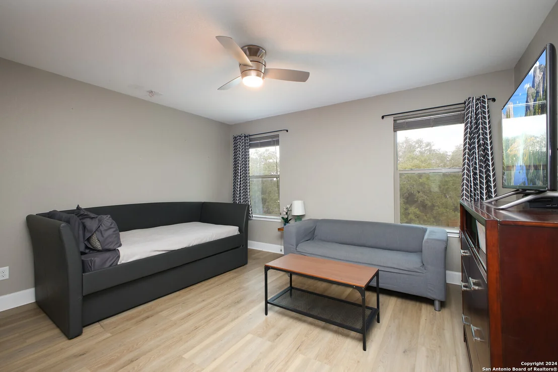 Photo of 20219 HILLBROOK PARK