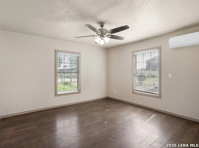 Photo of 910 Menefee Blvd