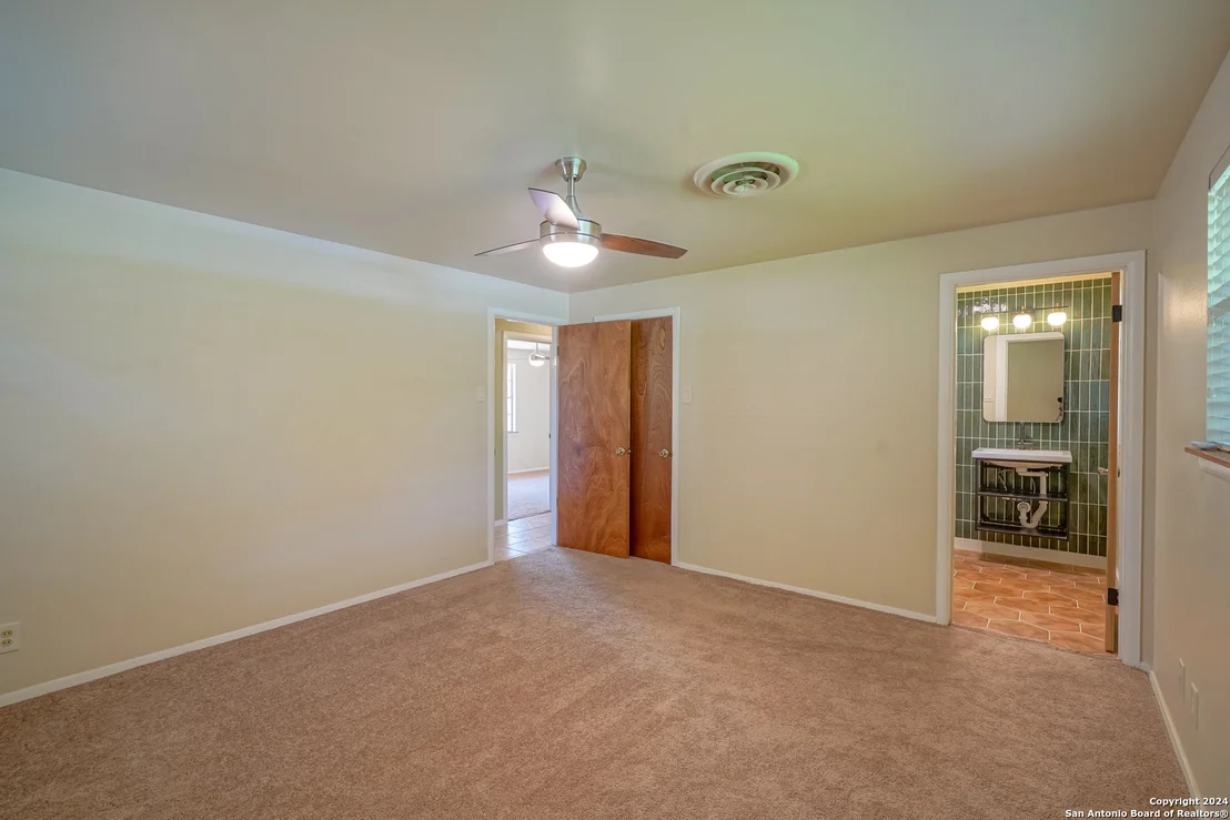 Photo of 426 Windcrest Dr
