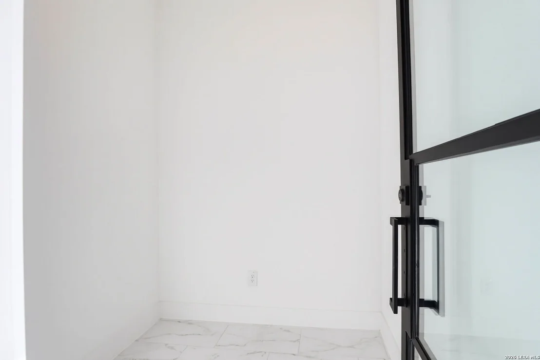 Photo of 27815 Arrowsmith