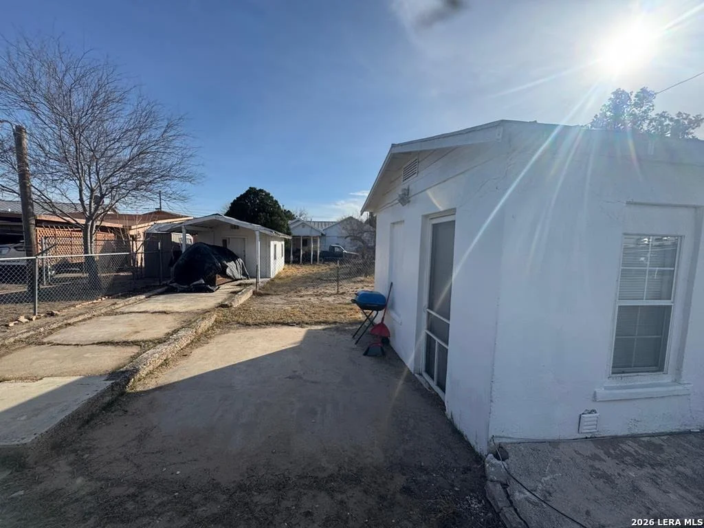 Photo of 1305 Bryan St