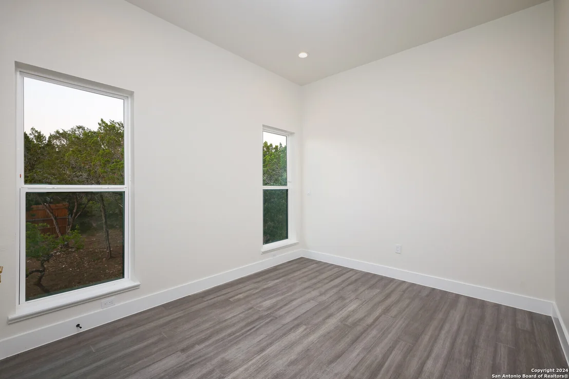 Photo of 26150 white eagle