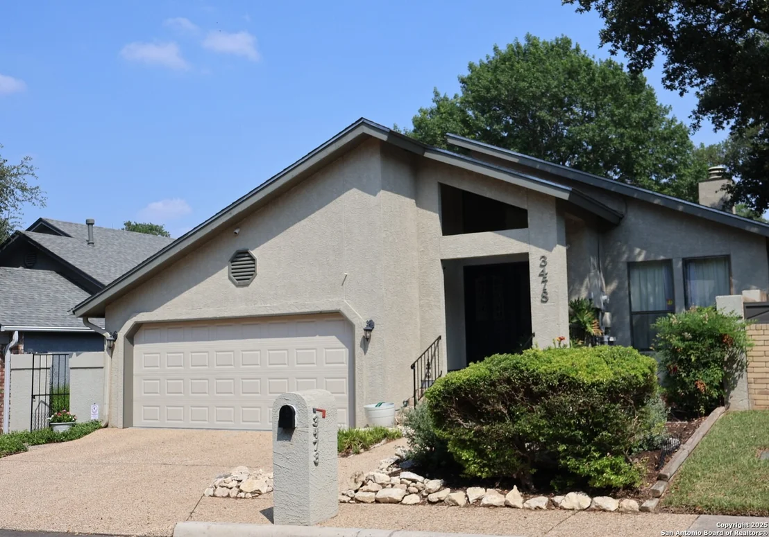 Photo of 3478 River Way