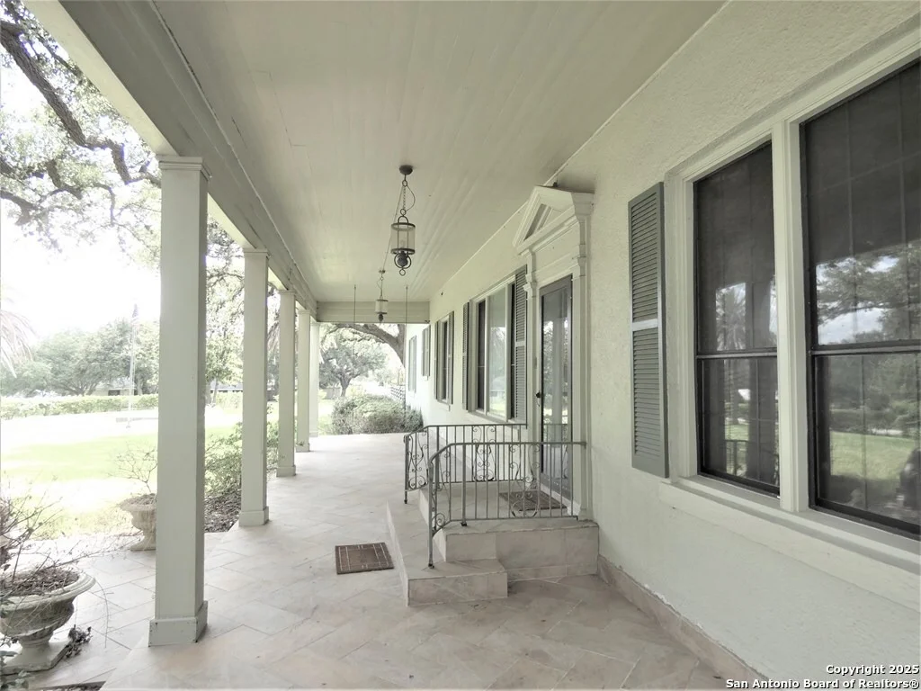 Photo of 52 Encino Loma