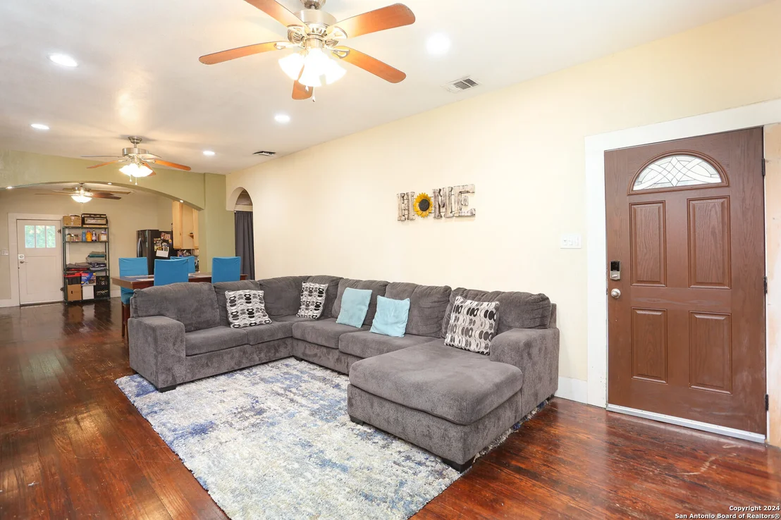 Photo of 511 DEVINE ST