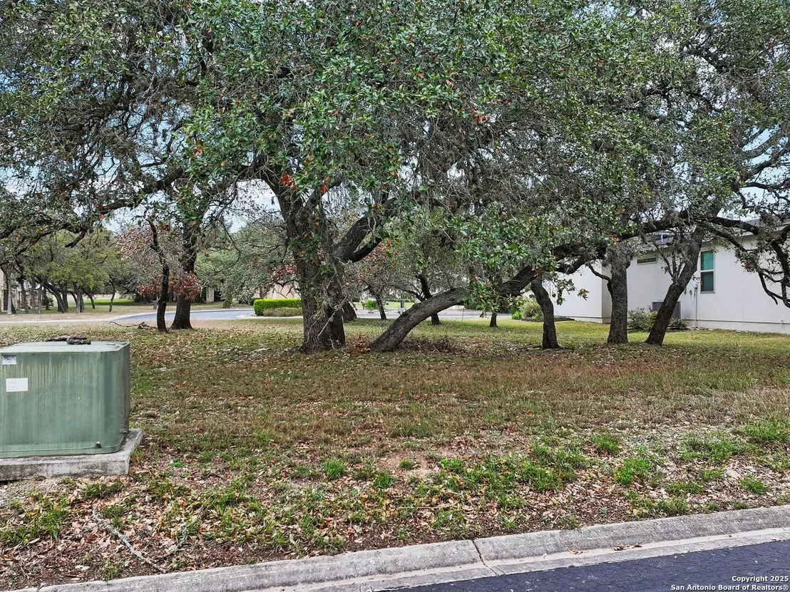 Photo of 12 GRANTHAM GLN