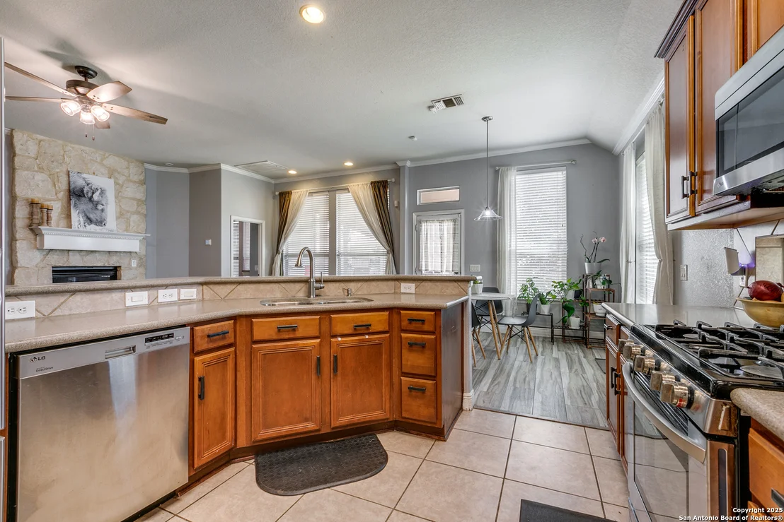 Photo of 1018 Tumbling Oaks
