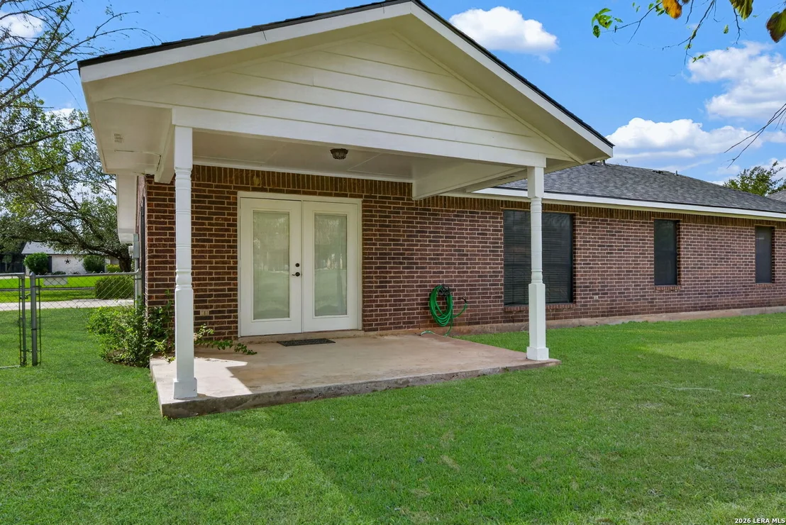 Photo of 1704 STRAIT LN