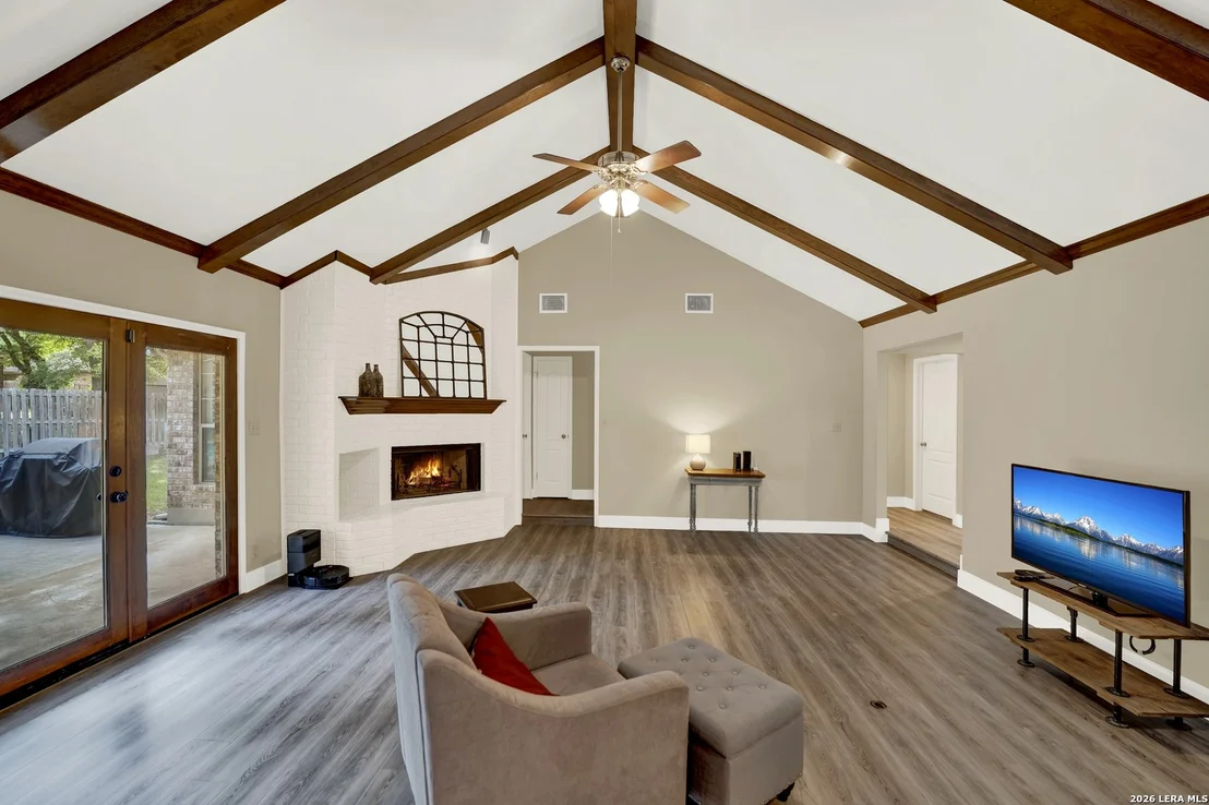 Photo of 1512 OAK TREE CIR